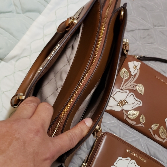 MICHAEL KORS LOT - Picture 7 of 8